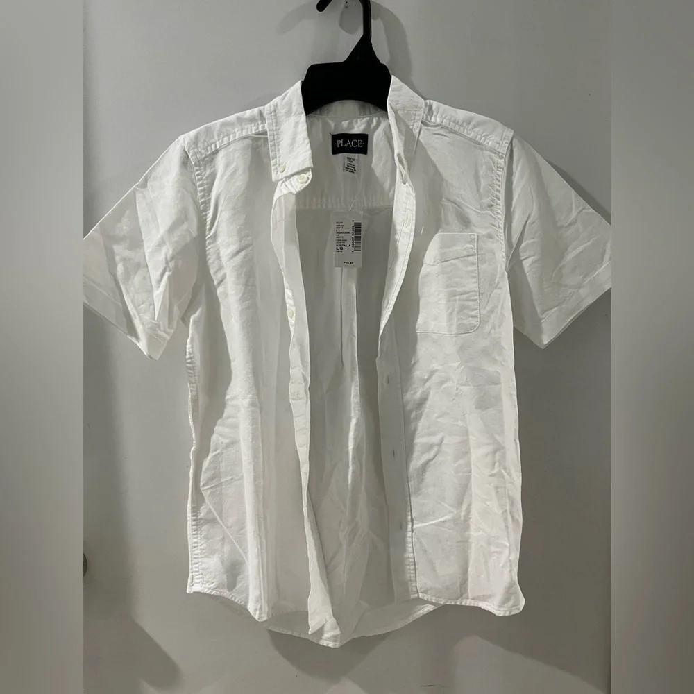 The Children's Place White Short Sleeve Button-Up Shirt, boy’s size large, new!